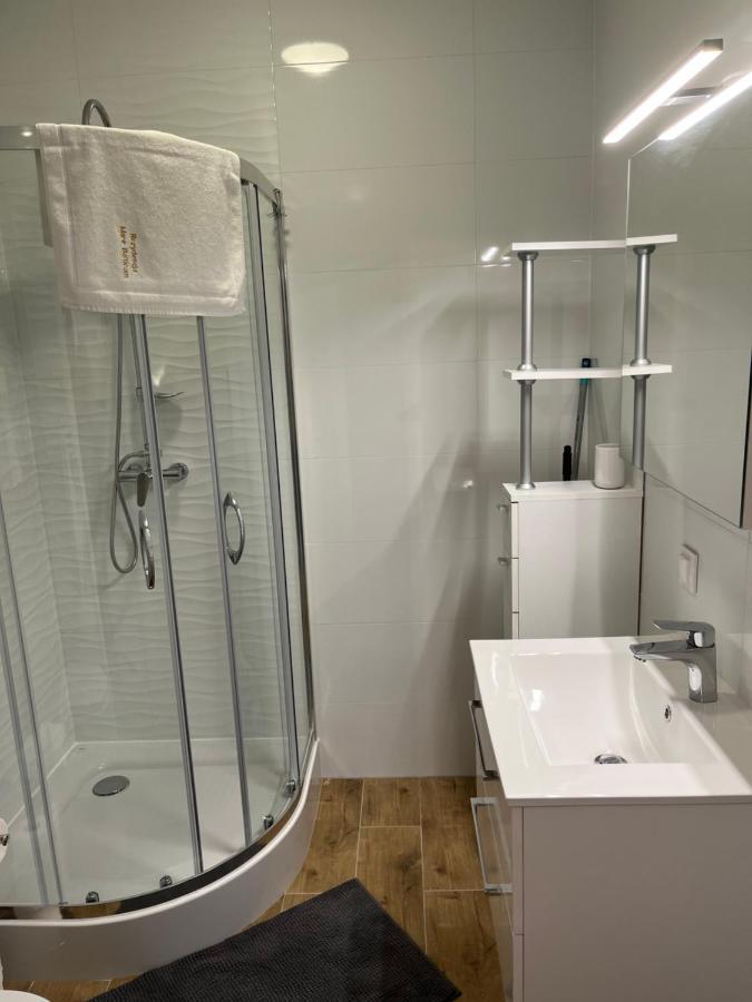 Baltic Vip Nowe Apartamenty Blisko Plazy Реваль Экстерьер фото