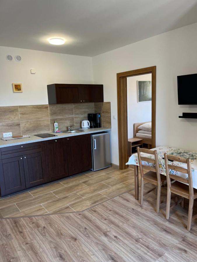 Baltic Vip Nowe Apartamenty Blisko Plazy Реваль Экстерьер фото