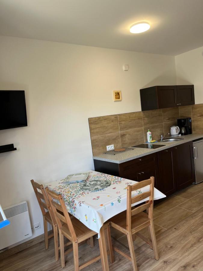Baltic Vip Nowe Apartamenty Blisko Plazy Реваль Экстерьер фото
