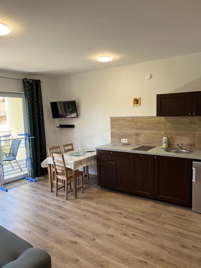 Baltic Vip Nowe Apartamenty Blisko Plazy Реваль Экстерьер фото